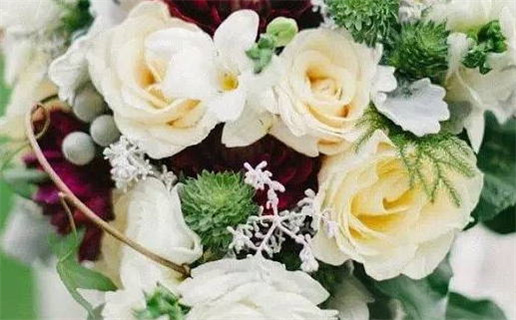 今天农历二〇三〇年四月初十黄历结婚不适合吗,结婚吉日