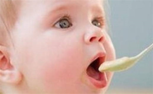 何姓2026年07月12日出生男宝宝的五行取名详解