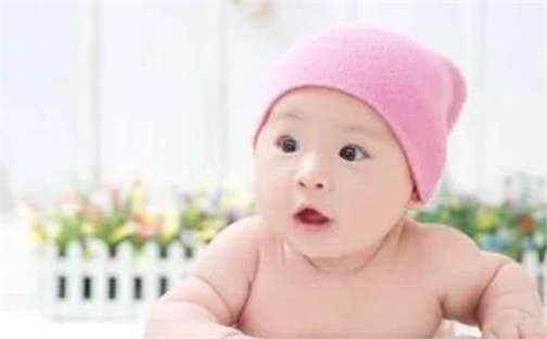 2026年06月15日出生的何姓男孩子取名指南：吉祥好听的名字推荐