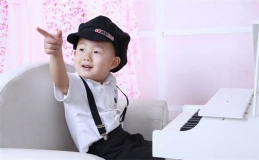 赵姓2026年06月25日出生的女孩子命理分析与起名攻略